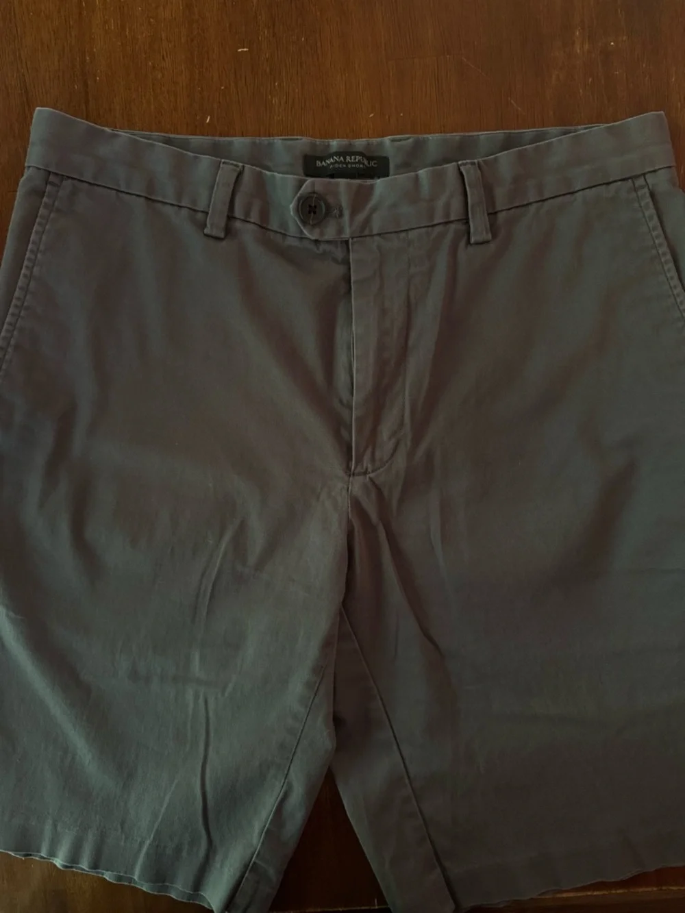 Banana Republic Men's Flat-Front Shorts Charcoal Gray Size 31